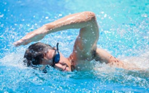 تاثیر شنا در بدنسازی