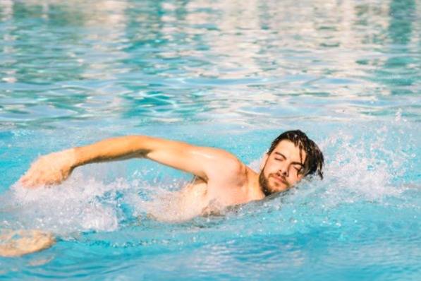 آیا شنا تمرین خوبی برای کاهش وزن است؟