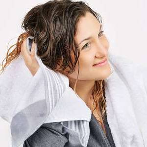 چگونه از پوست و مو در برابر اثرات کلر استخر محافظت کنیم